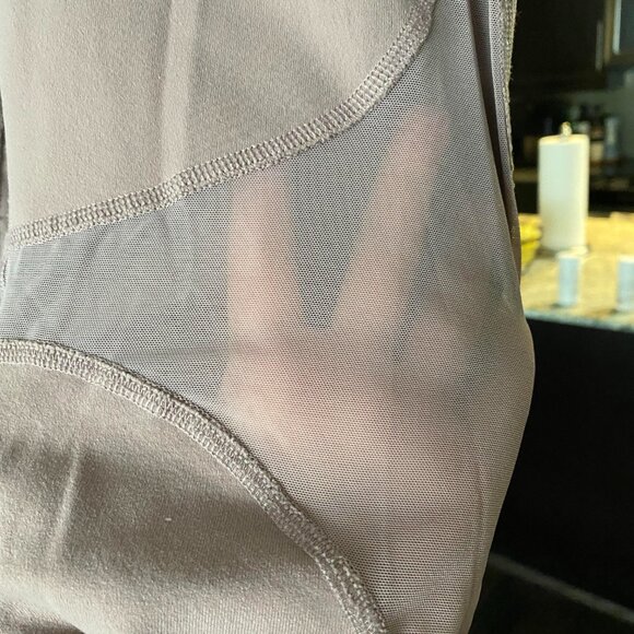 ALO Yoga Taupe Leggings - Picture 6 of 8